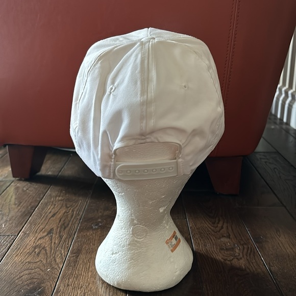 Molson Canadian SnapBack hat - Picture 3 of 3